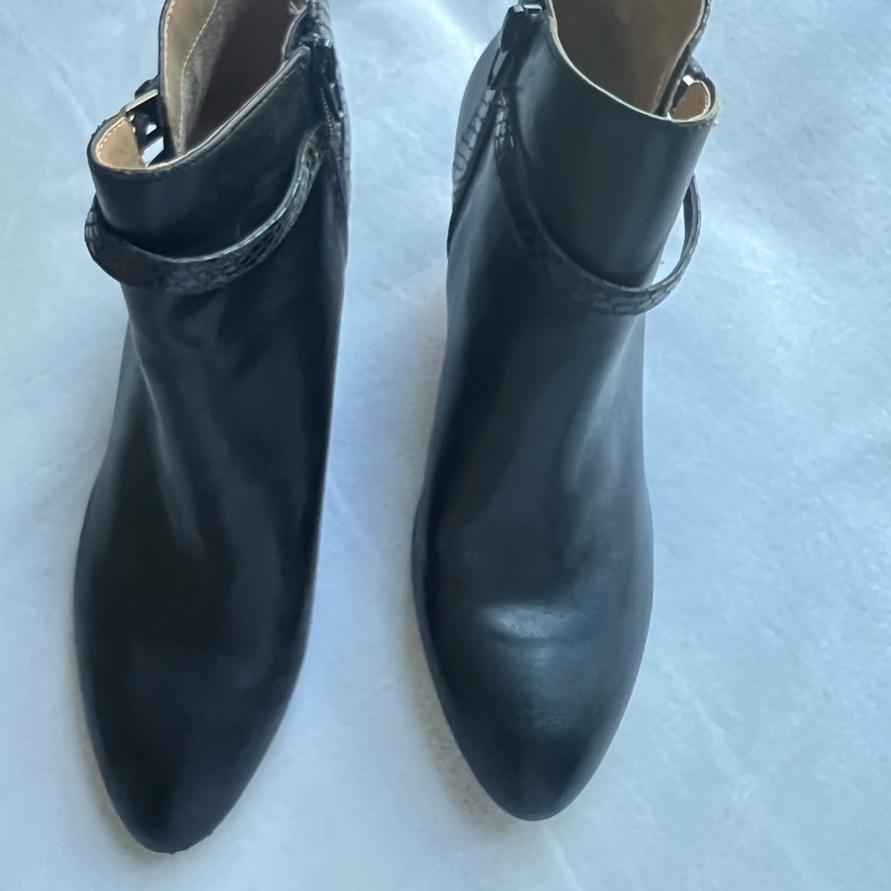 Naturalizer Ankle Boot - Picture 4 of 6